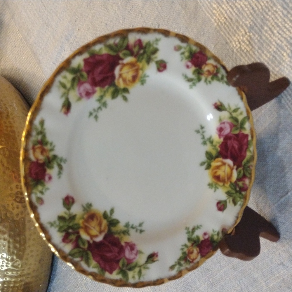 Royal Albert Vintage Plate